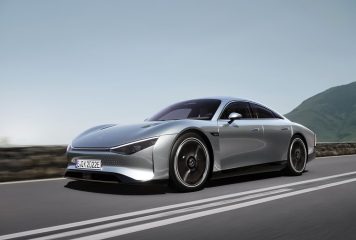 Mercedes Vision EQXX il concept coi pannelli solari