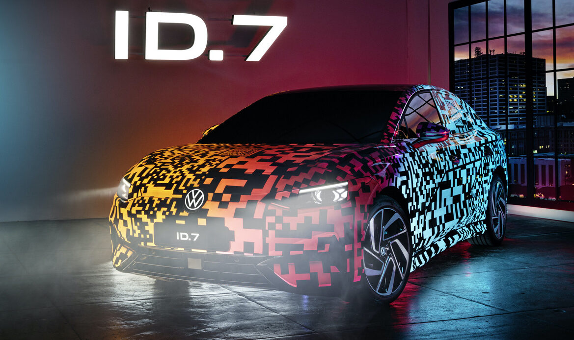 Nuova Volkswagen ID.7 con camouflage luminescente